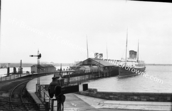 HARBOUR AND MAIL BOATS